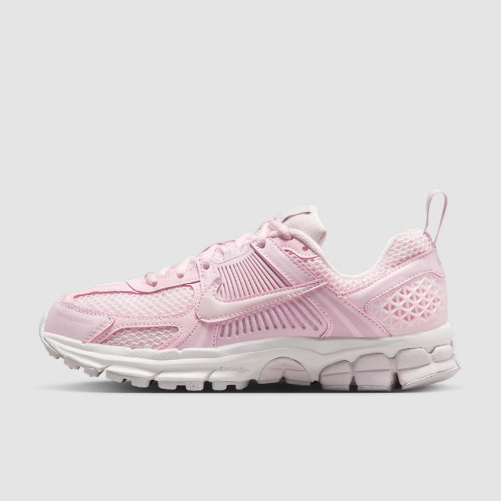 FREE SHIPPING >> Pastel Pink Vomero 5’s , NEW ,size 7with Bix